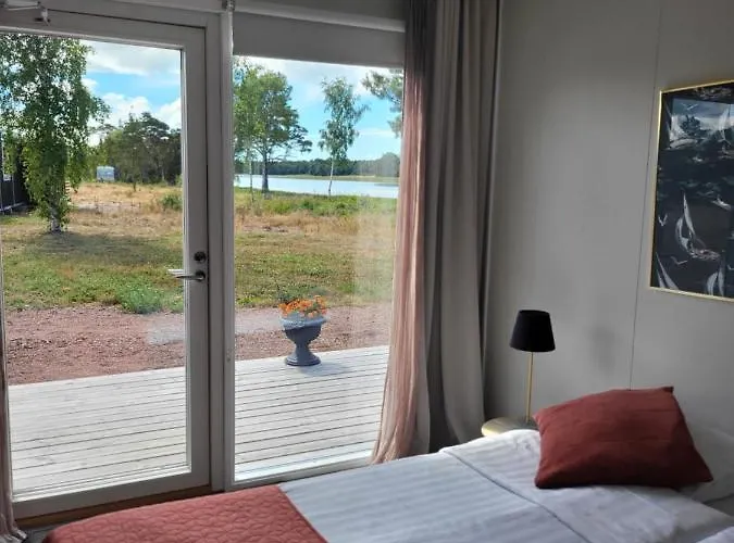 & مكان تخييم