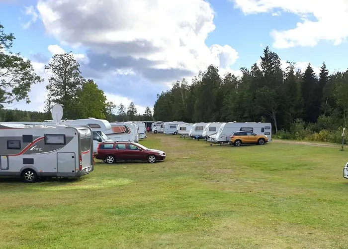 & مكان تخييم