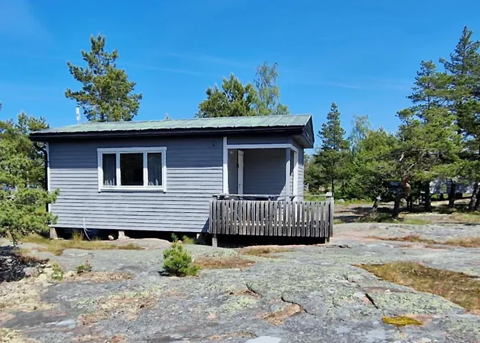 & مكان تخييم *