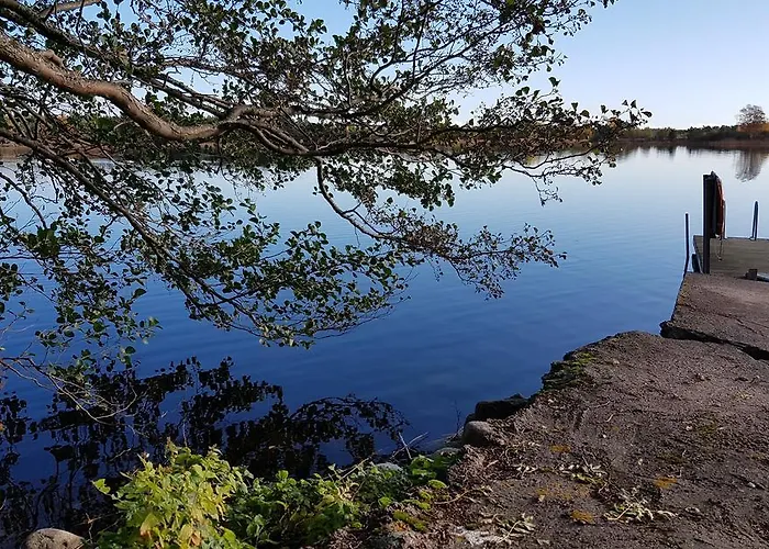 مكان تخييم & *