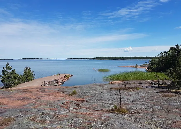 & مكان تخييم *