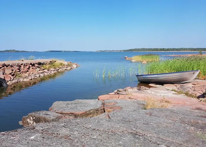 & مكان تخييم